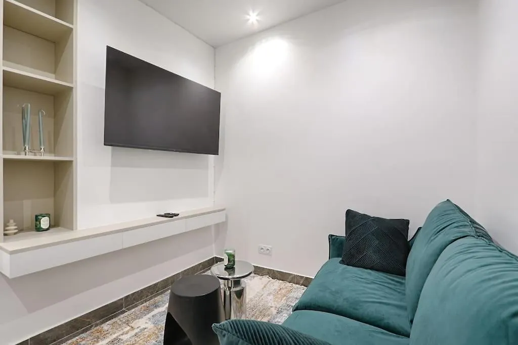 Buttes Chaumont Charming 4p Appartement *